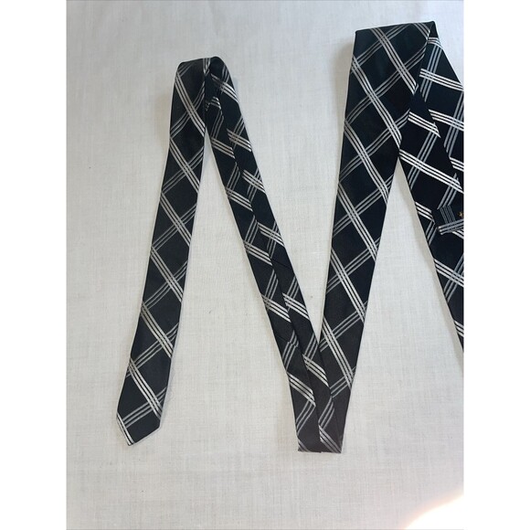 Bugatti Men’s Dress Tie Size 60” Black Striped 100% Silk Business Formal - Picture 11 of 12